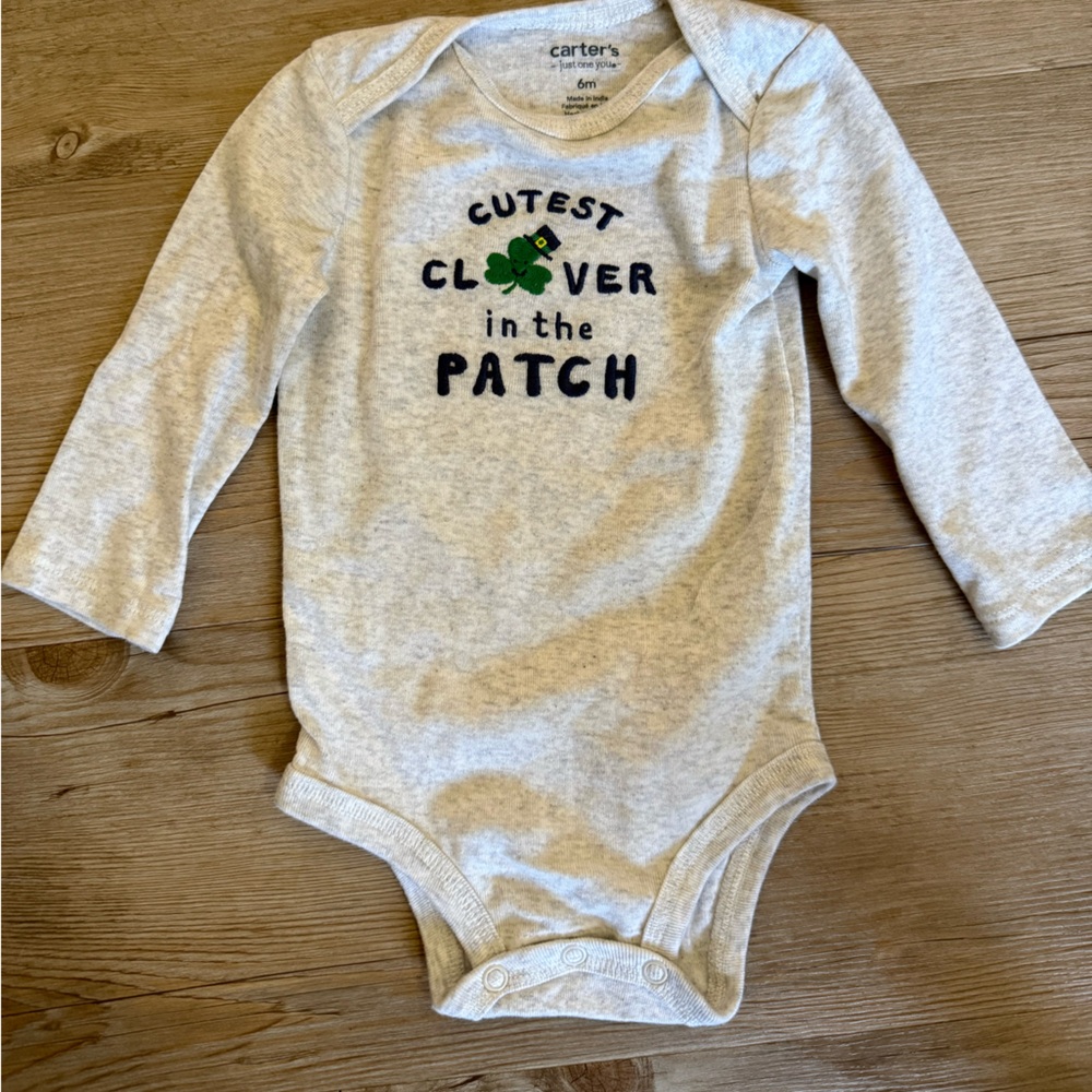 Carter's Light Gray Long Sleeve Onesie with Clover Design